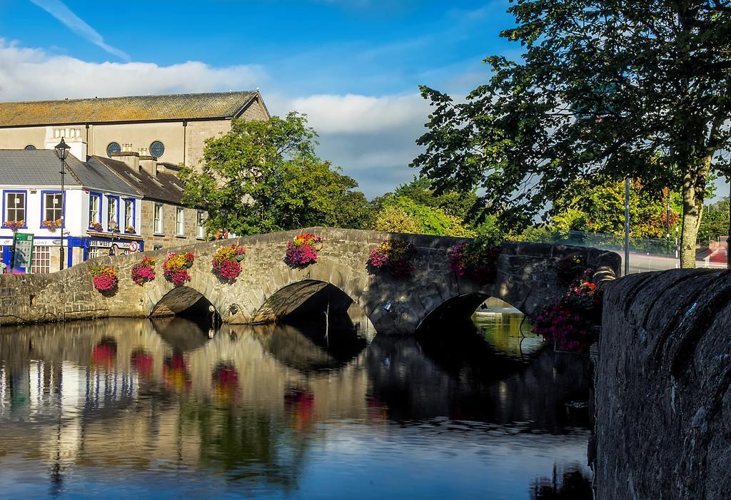 The Wyatt Hotel Westport Buitenkant foto